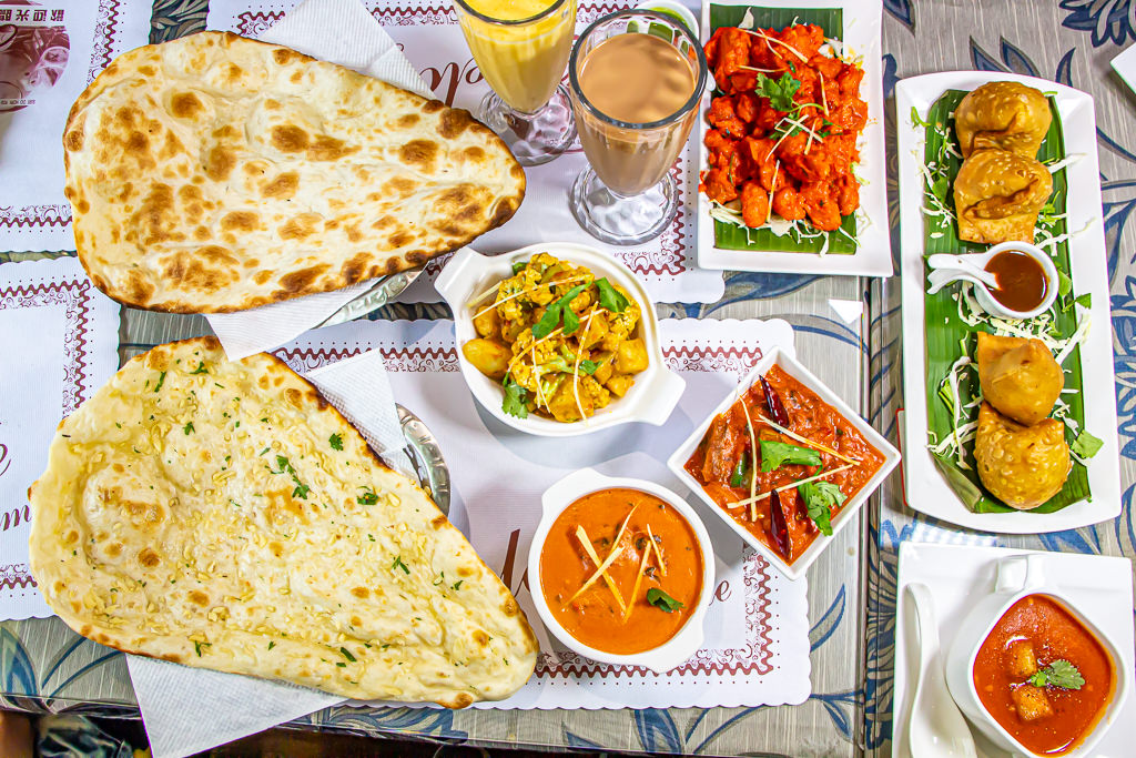 台中西區，斯里頂級印度餐廳，印度主廚坐鎮，道地的印度菜來這吃。