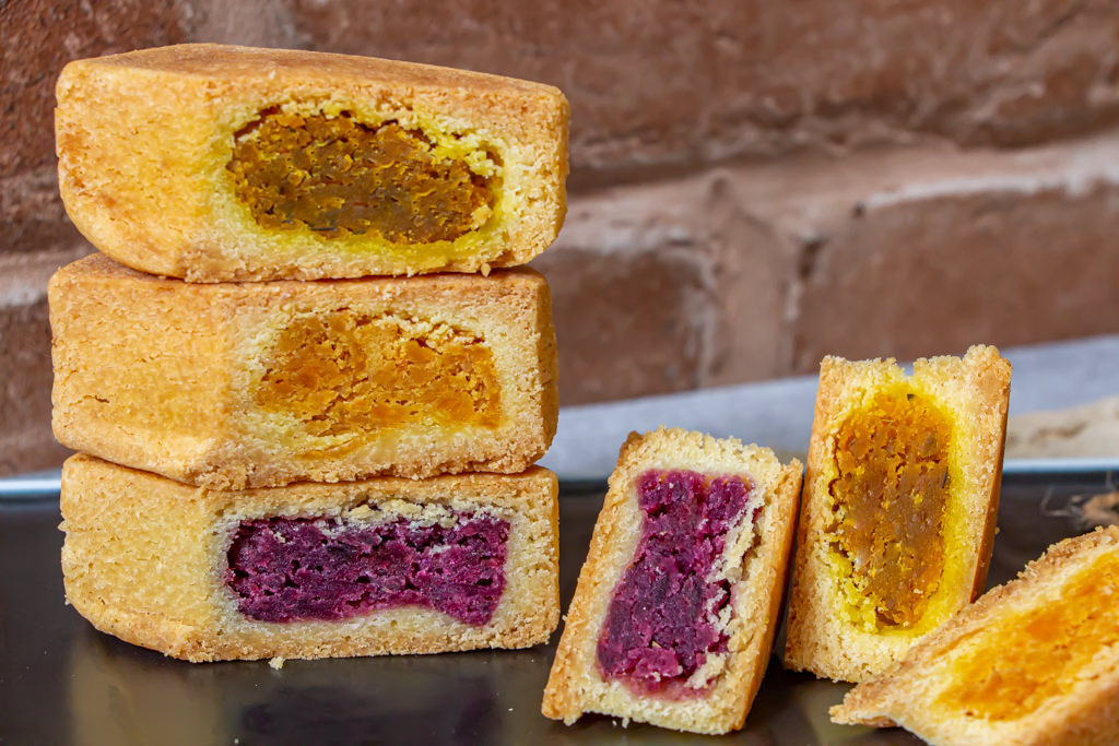 彰化大城，聖益餅店~香甜耐吃的地瓜酥，金磚造型加上紫色餡料迷人又濃郁。