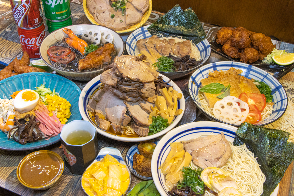 台中大里，日式叉燒肉99無限吃到飽~當月壽星，還可享免費加麵。